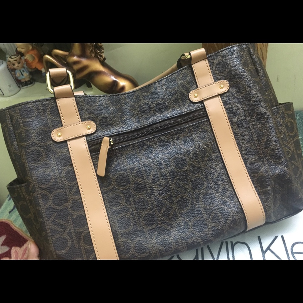 Authentic Calvin Klein coated PVC signature tote bag - Picture 10 of 15